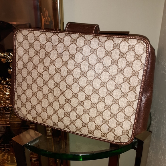 Gucci Clutch - 10 inches wide and 7.5 inches in height. - Picture 2 of 12